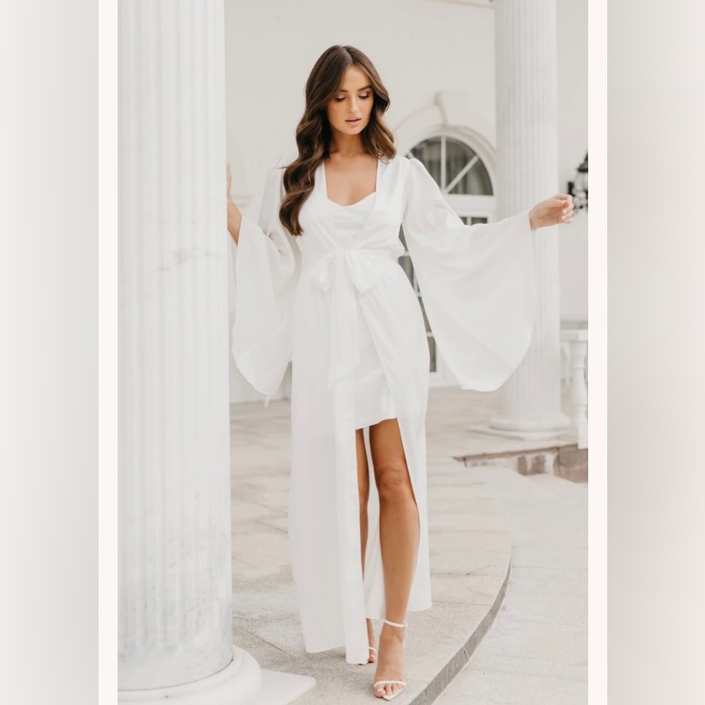 Ella Satin Flutter Sleeve Maxi Bridal Robe